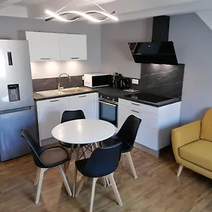  Appartement Moderne Entièrement Rénové