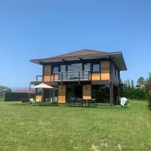  Villa Laba